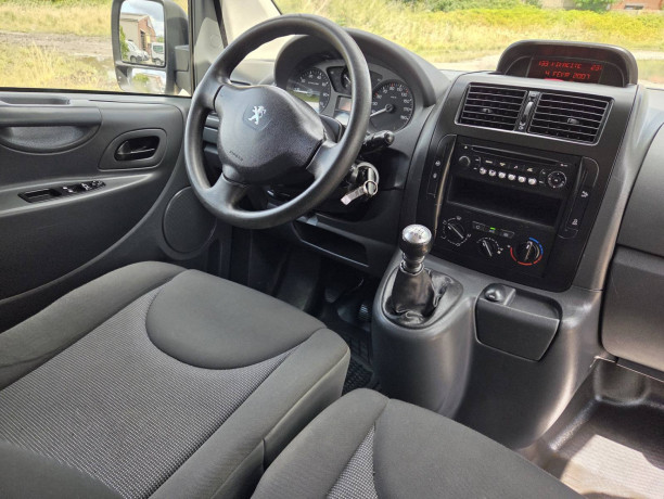 peugeot-expert-9places-minibus-20hdi-130cv-94kw-airco-cruis-big-3