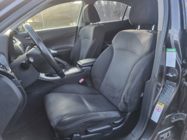 lexus-is220d-177cv-130kw-gps-airco-cruise-jantes-alu-big-2