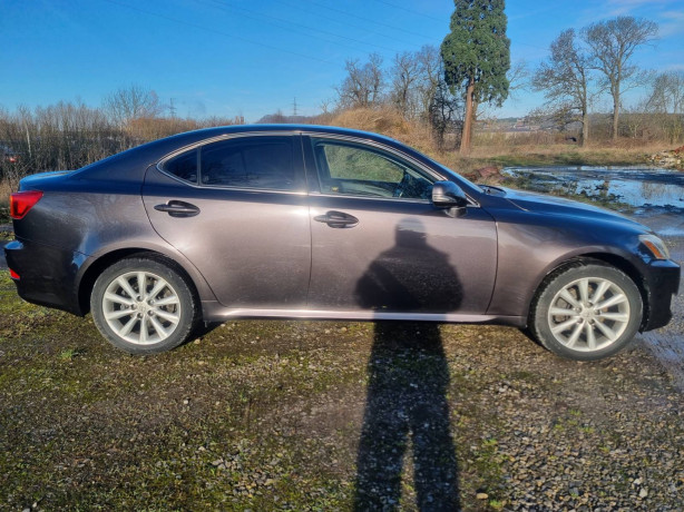 lexus-is220d-177cv-130kw-gps-airco-cruise-jantes-alu-big-1